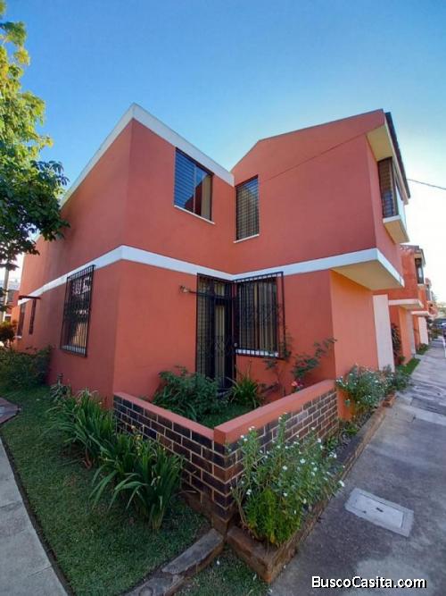 Casa En Renta En Zona 2 Guatemala, En Condominio; Idi: 114940