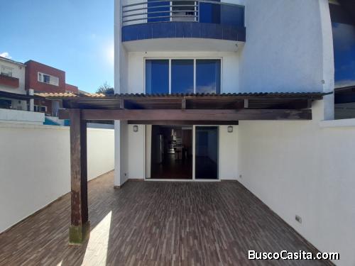 En Renta Apartamento tipo Loft en zona 16 Lindora