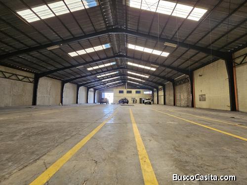 Bodega en Renta Blvd principal San Cristóbal Mixco