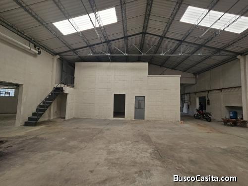 Ofibodega en renta en zona 2 de Mixco Calz Roosevelt