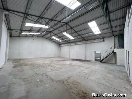 RENTO BODEGA LA ESCUIADRILLA A 1 CUADRA DE CALZADA ROOSEVELT