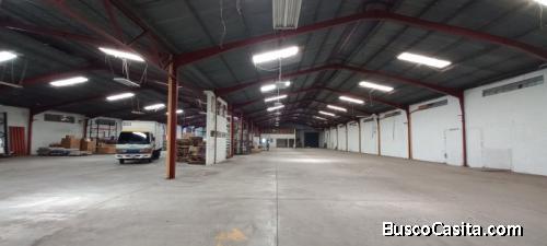 Se Renta Amplia Bodega De 1,546 M2 En Piedra Parada; Idi: 116706