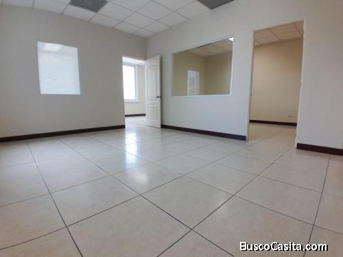 Rento oficina mediana en excelente lugar de zona 10