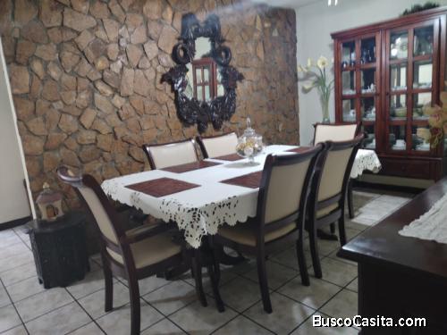 Casa De 4 Habitaciones En Venta Zona 18 En Residencial; Idi: 138206