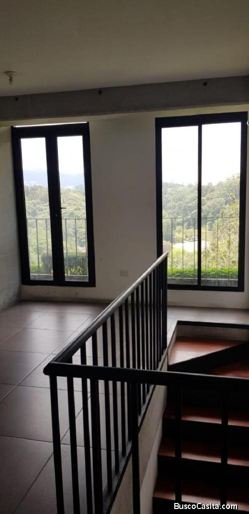Apartamento tipo loft en renta en zona 10
