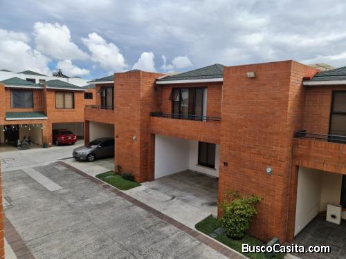 Casa En Venta En Condominio Cercano A Sankris Mall ; Idi: 118334