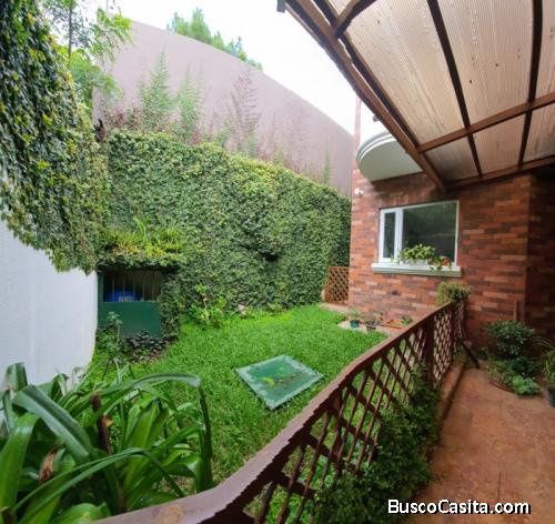 Casa En Renta En Hacienda Real Zona 16.; Idi: 118557