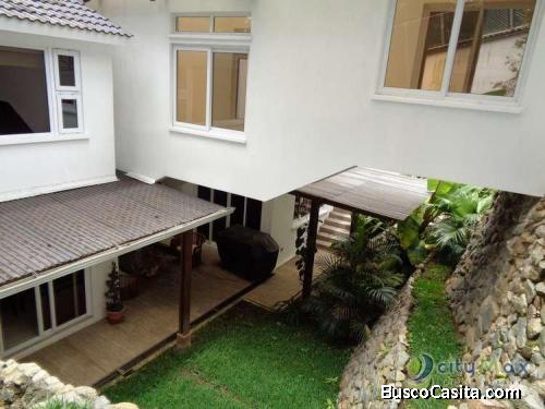 Hermosa Casa Remodelada En Venta, La Encantada; Idi: 81330