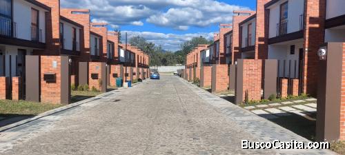 Casa En Renta En Senderos Del Comendador ; Idi: 141476