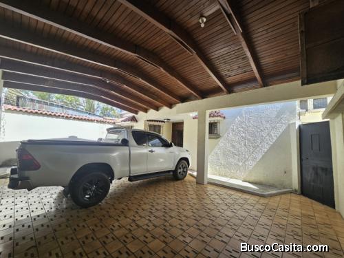 Casa En Renta Sobre Avenida De Alta Afluencia Zona 11; Idi: 141731