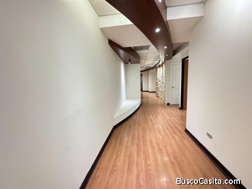 Oficina Amplia En Renta Y Venta En Zona 14; Idi: 132862