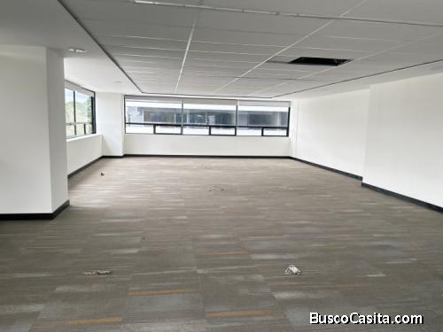 Oficina En Venta Y Renta En Centro Empresarial Zona 10; Idi: 130856
