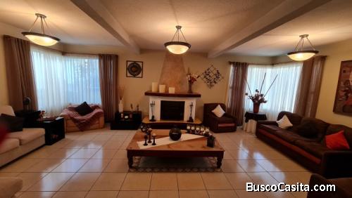 Casa En Venta Con Jardin En San Cristobal Z8 Mixco; Idi: 118270