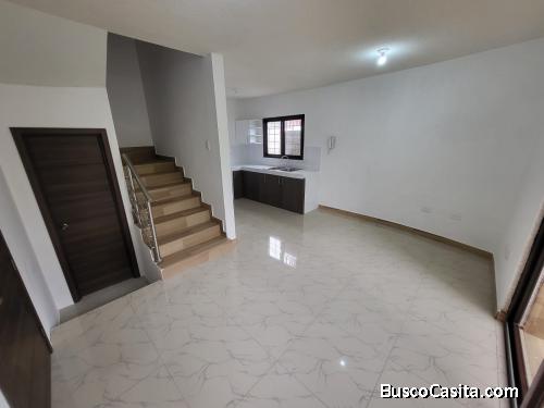 Venta Casa De 3 Niveles En Zona 16 Hacienda Real; Idi: 140279