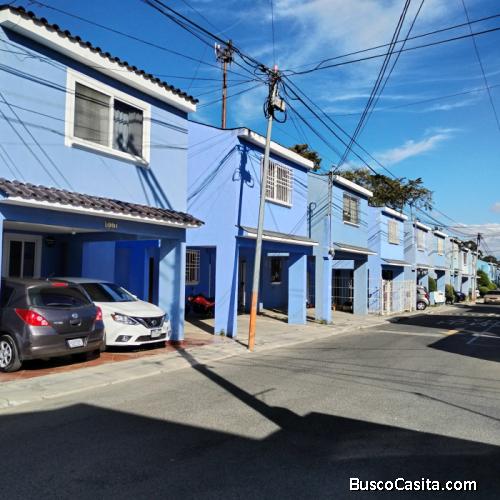 Casa En Venta En Villas San Angel Zona 2 Con 3 Niveles; Idi: 136910