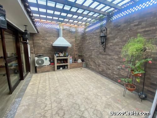Preciosa Casa En Renta En Prados De San Cristóbal Mixco; Idi: 141354