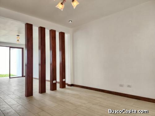 Casa En Venta Puerta De Hierro, Hacienda Real Zona 16; Idi: 133738