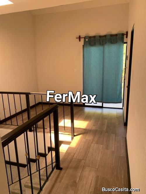 Alquilo casa en San José Pinula.  Estudio + Sala familiar 