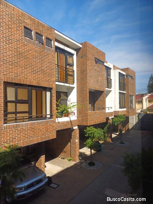 ZONA 14 CASA EN VENTA , SECTOR DE LA VILLA