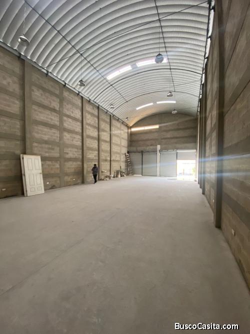 En renta, excelente bodega en Santa Lucía Milpas Altas