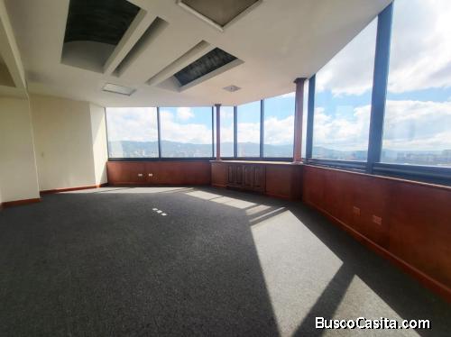 OFICINA PENTHOUSE EN RENTA EN ZONA 10 EDIFICIO MURANO CENTER