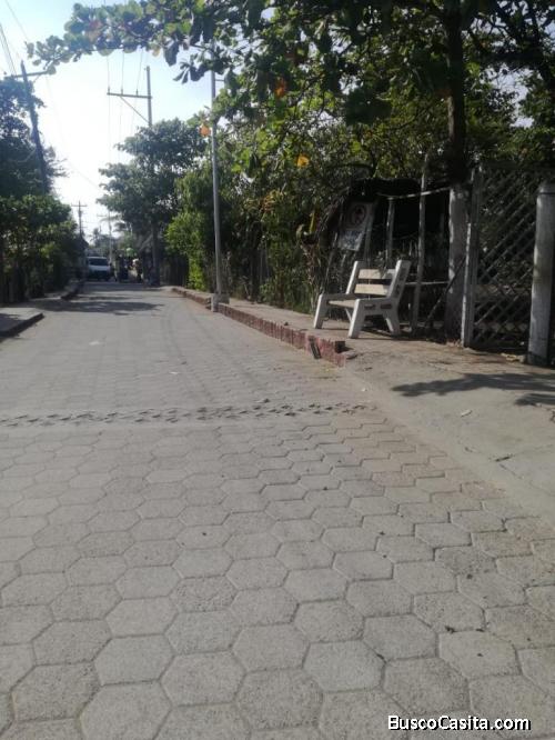 Renta de terreno en Monterrico con acceso a la playa