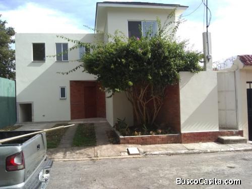 Preciosa Casa De Dos Niveles En Renta En Zona 16; Idi: 142044