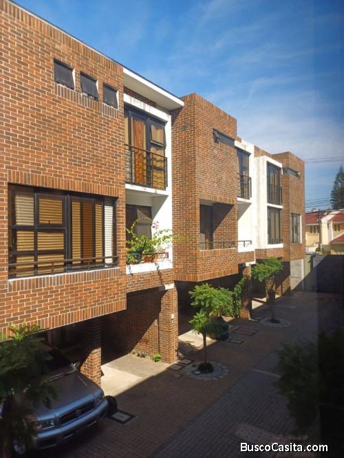 ZONA 14 CASA EN VENTA , SECTOR DE LA VILLA