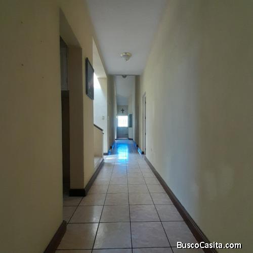 Casa amplia en renta en zona 2