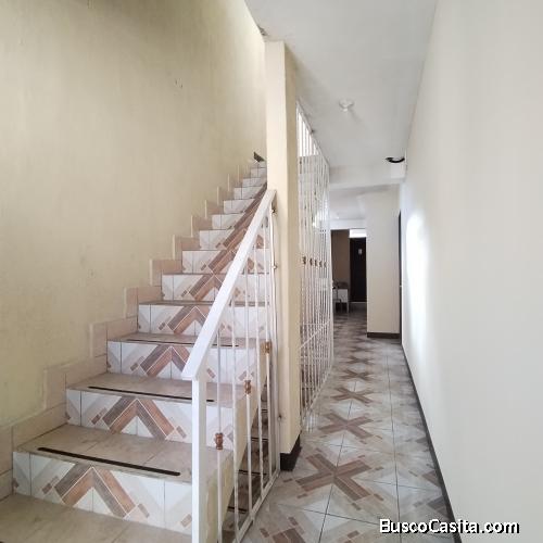 Casa de suelo Comercial en Renta en Zona 1 de 2 Niveles