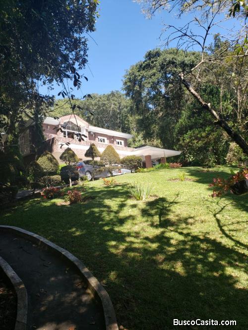 PRECIOSA CASA EN RESIDENCIAL ENCINAL TRONCO 5 DE MIXCO 