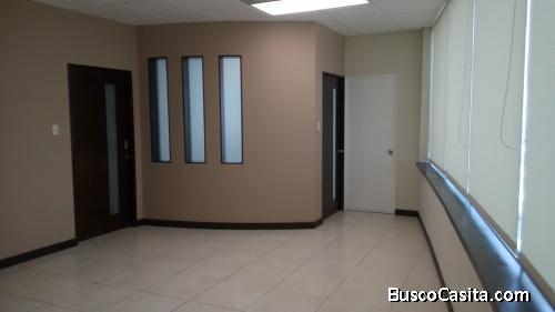 Rento hermosa oficina en Zona Pradera zona 10