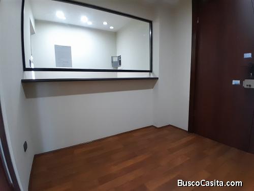 Rento espaciosa oficina en zona 9