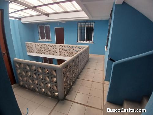 Apartamento en renta en colonia Roosevelt