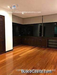  En alquiler amplio apartamento Edificio Villa Vistana.