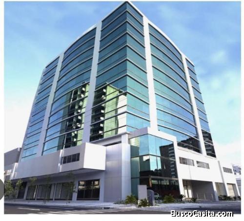 Zona 10, Oficina en Renta en Edificio de Negocios.