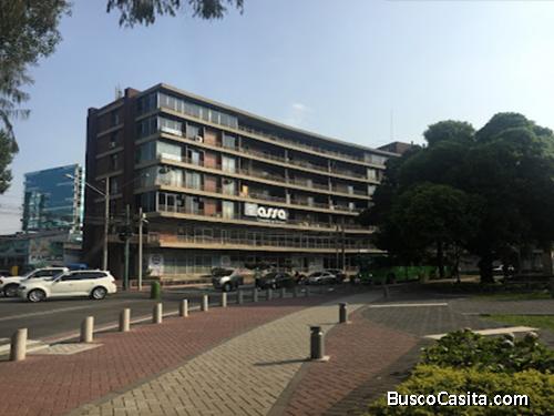 OFICINA EN ZONA 10 FRENTE PLAZUELA ESPACIO