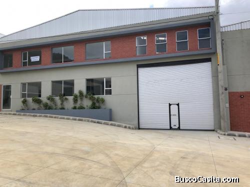 RENTO OFIBODEGA EN ZONA 4 DE MIXCO