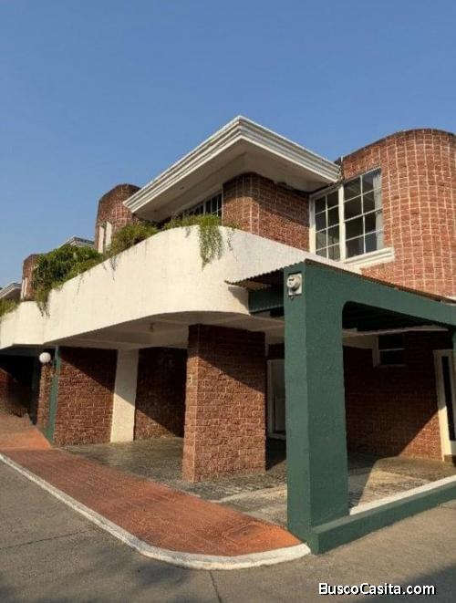 Rento Casa en Zona 14 La Villa 