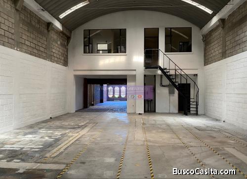 Edificio con Bodega en Alquiler Zona 9, 12 Ambientes, 540 m2, US$4,000