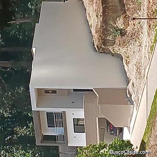 EN VENTA MODERNA CASA EN SANTA CATARINA PINULA 