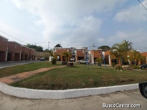 Casa en renta Residencial Lol Olivos zona 18