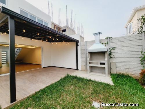 CASA NUEVA EN RENTA EN HACIENDA REAL ZONA 16