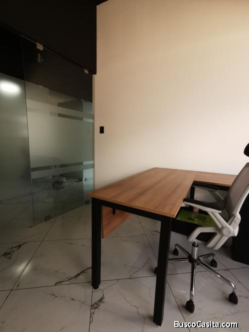 Se renta Oficina en Edificio zona 10