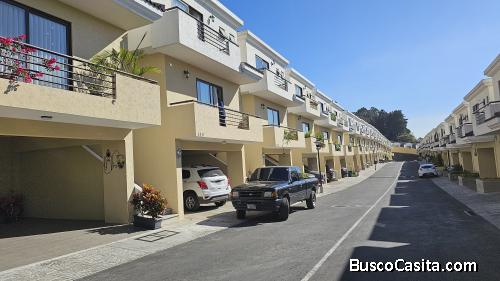 Casa en Venta en Vistas del Naranjo Zona 4 Mixco