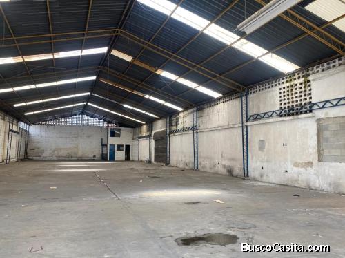 RENTO BODEGA FUERA DE GARITA ZONA 2 MIXCO A MEDIA CUADRA DE ROOSEVELT