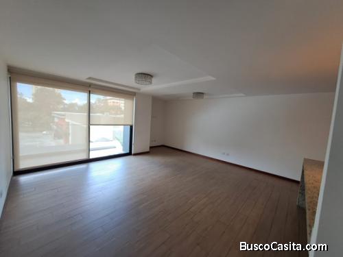 Apartamento en Renta en Edificio Nivó Zona 15 VH I