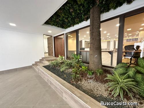 Casa para uso comercial en venta sobre avenida las Americas zona 13