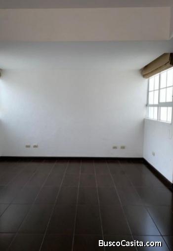 Apartamento en Renta Zona 16 por San Isidro