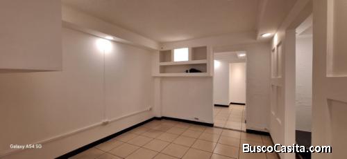 En Renta Local Comercial en zona 9